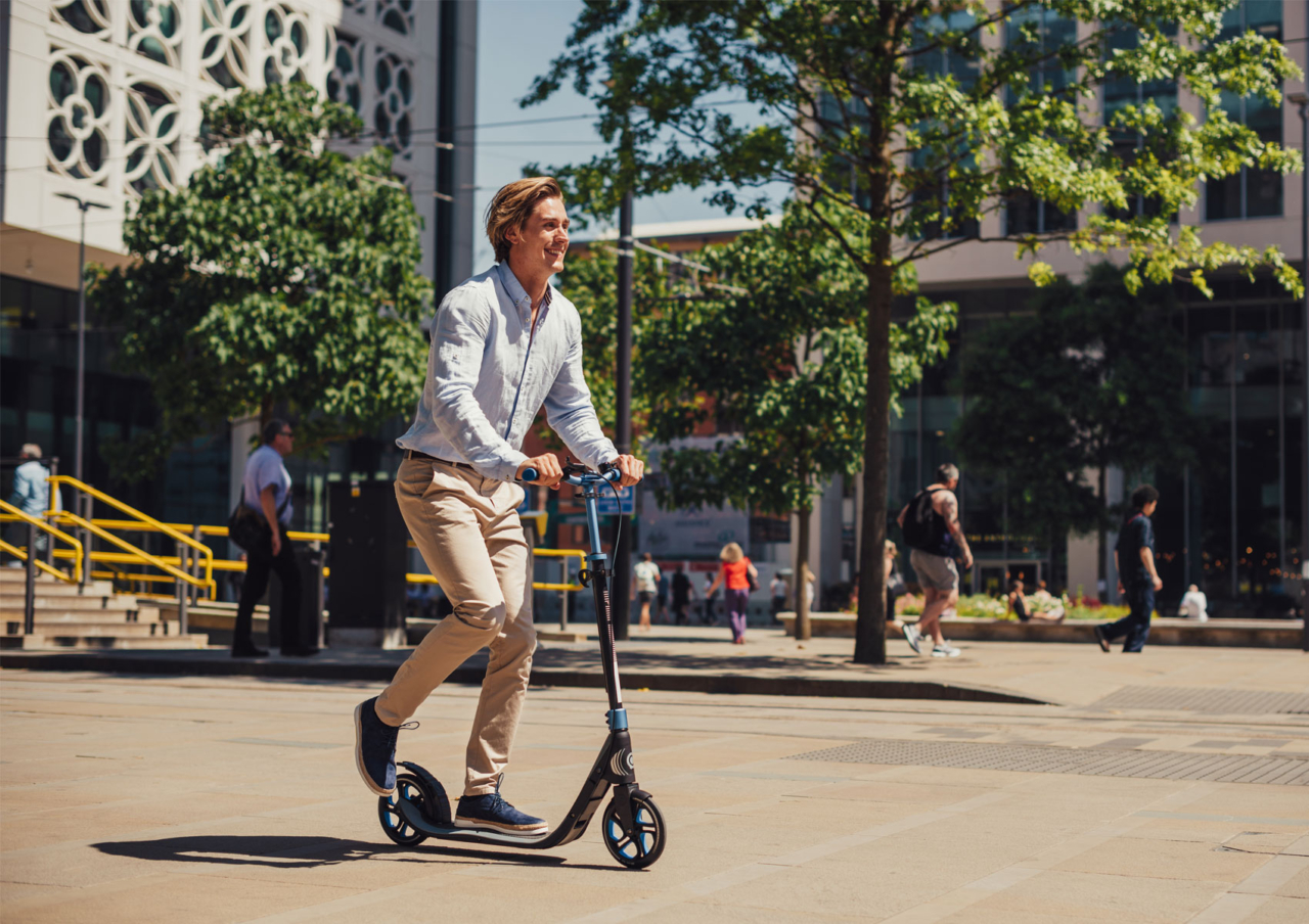 Scooter With Handbrake